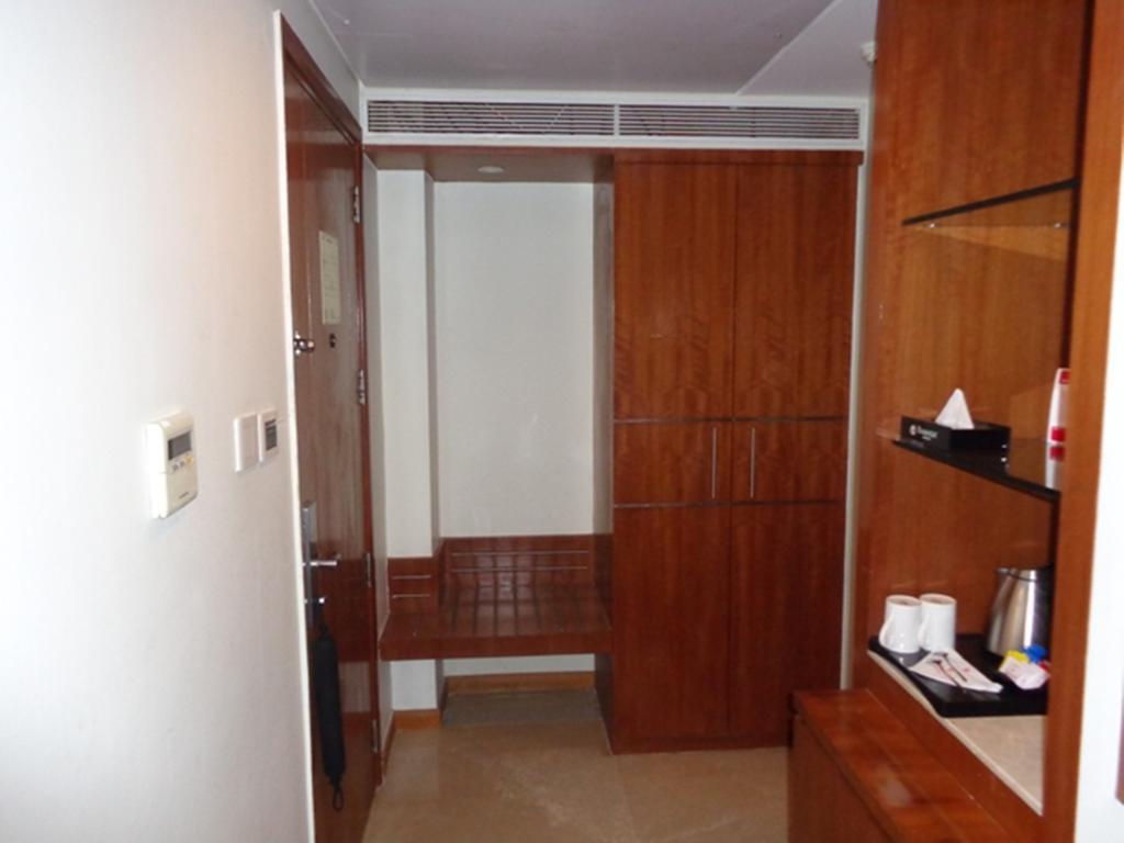 Ramada Ahmedabad Hotel Exterior photo