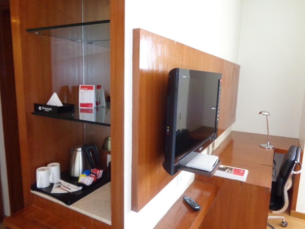 Ramada Ahmedabad Hotel Exterior photo